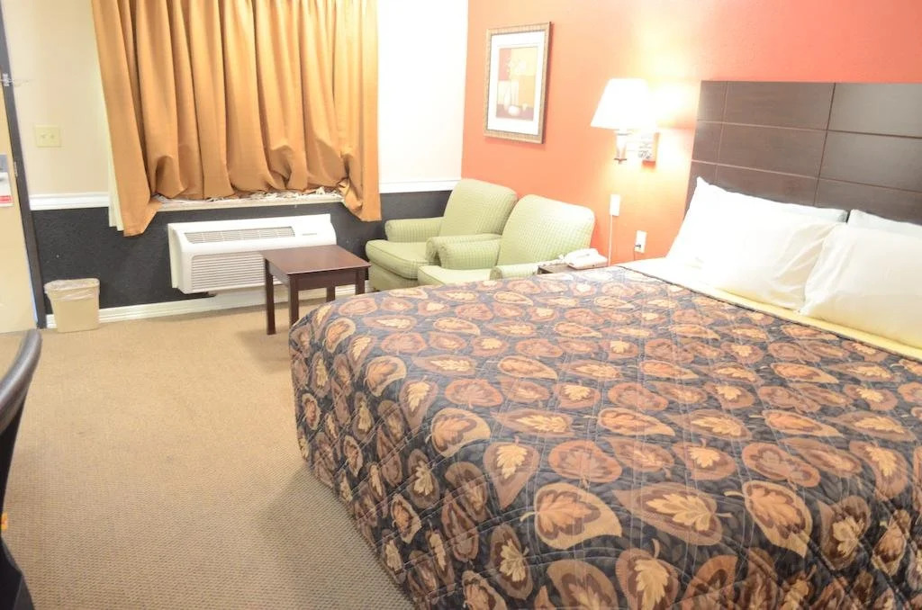 Budget Host Inn & Suites