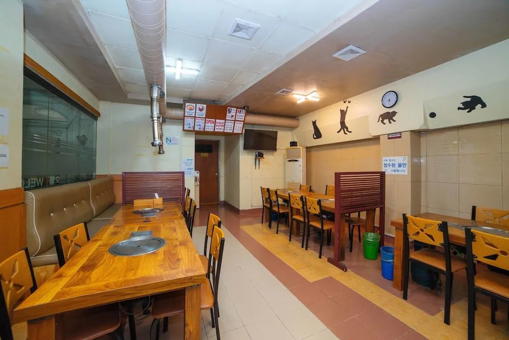 RedDoorz @ Fields Avenue Angeles City