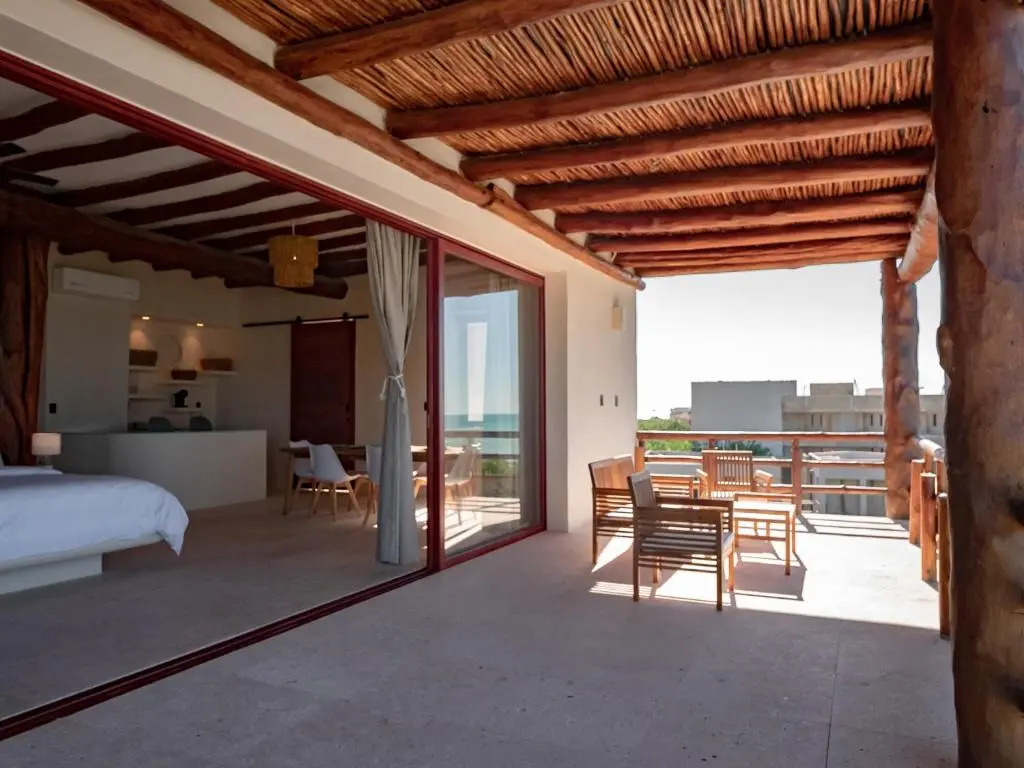 Beach Front Hotel Boutique DK House