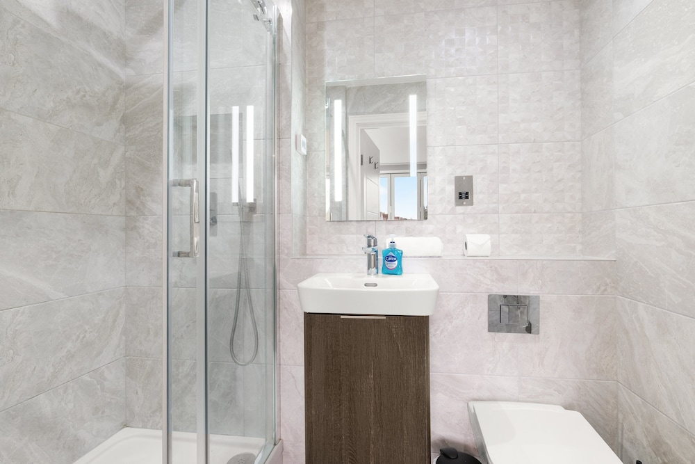 The Isleworth 2BR 2BA with Gated Parking & Balcony