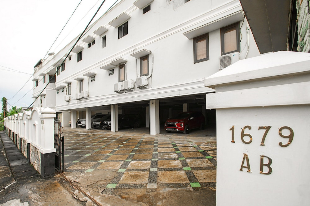 RedDoorz near Palembang Trade Center 3