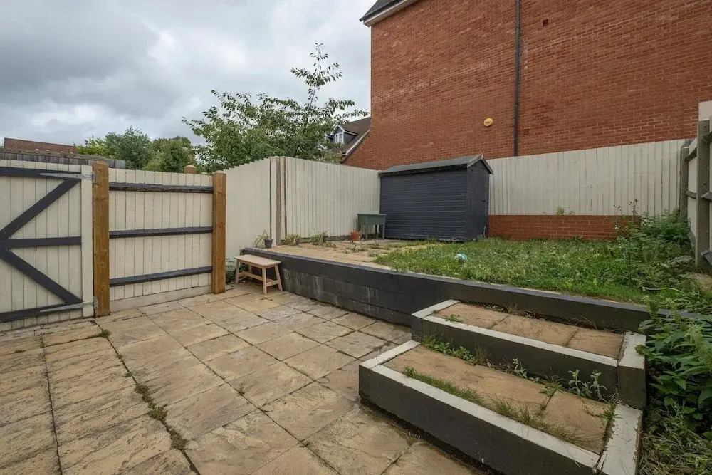 Foxherne 6 Bed & 3 Bath Serviced Hse -20