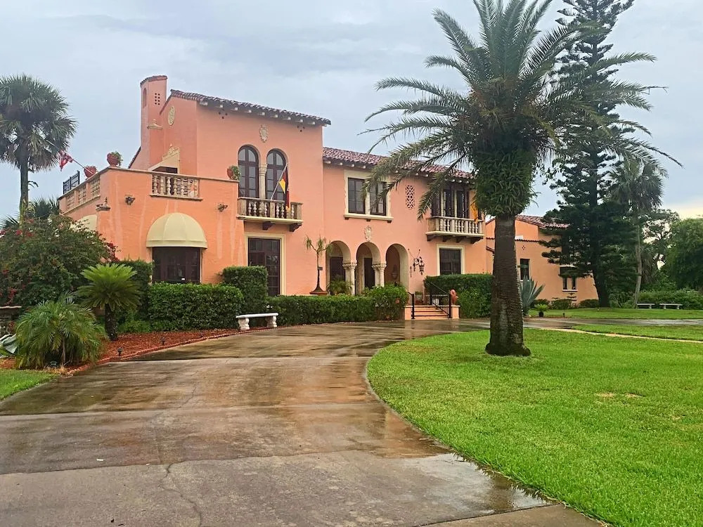 The Villa Bed and Breakfast