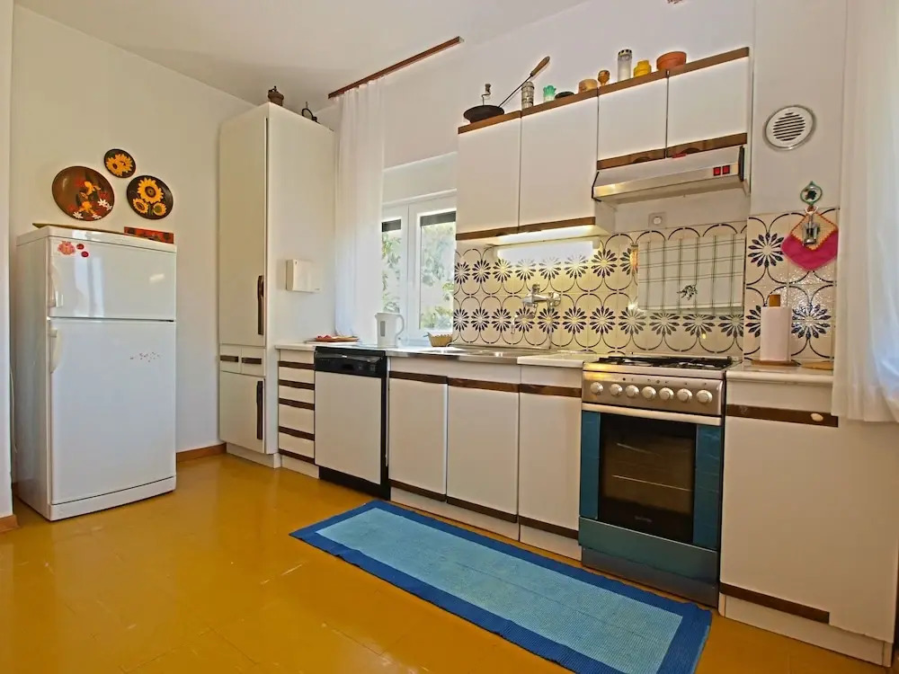 Apartment 461