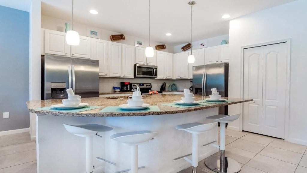 Modern 8BR Villa w Pool SPA Close to Disney