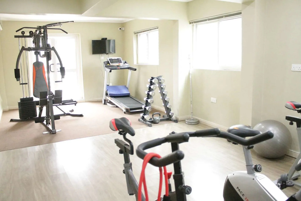 Earl Heights Suites Hotel