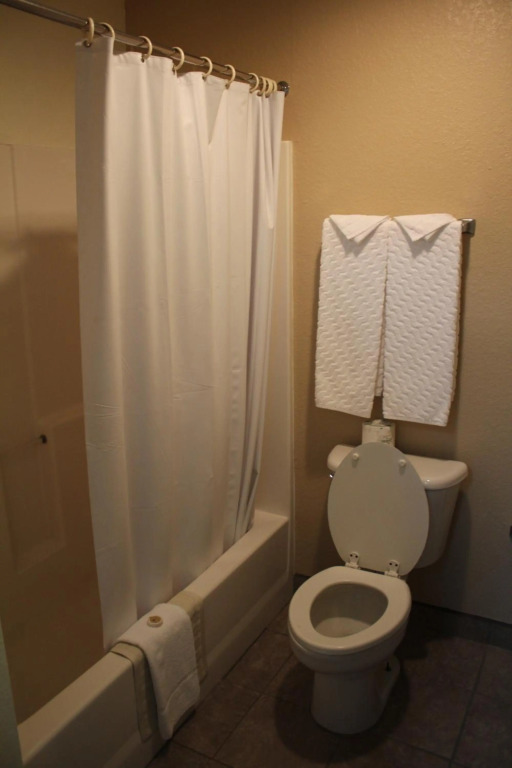 Americas Best Value Inn & Suites Winnie