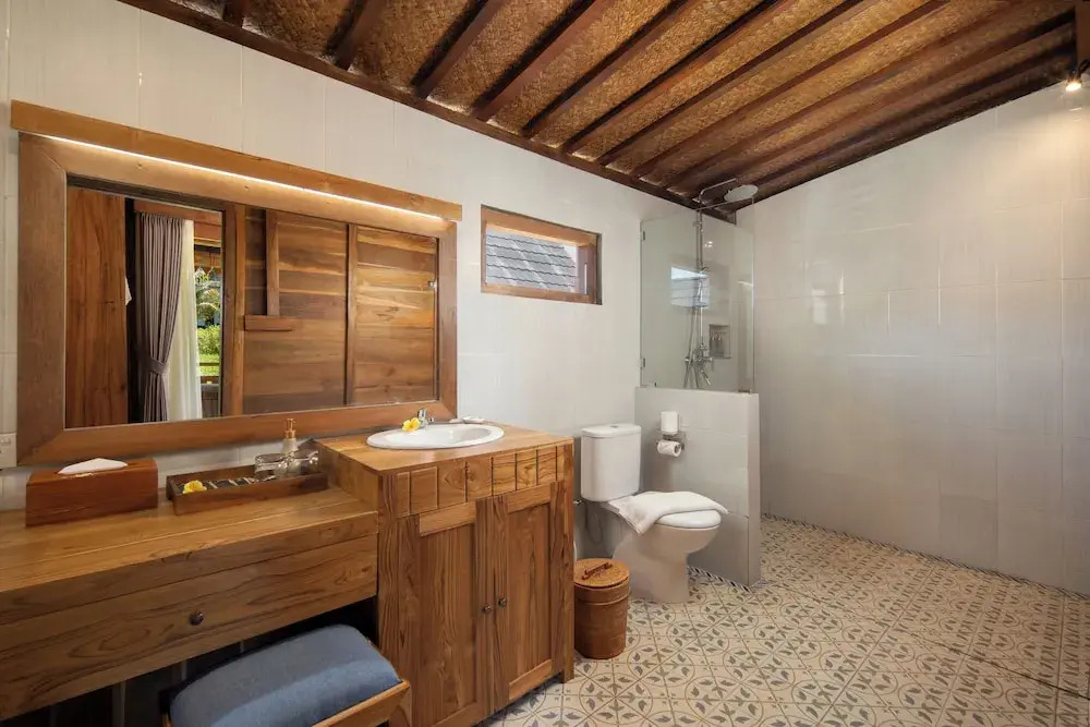 Devani Resort Sidemen