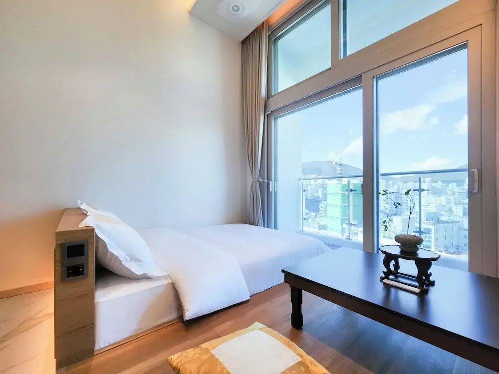 Paramion Hotel