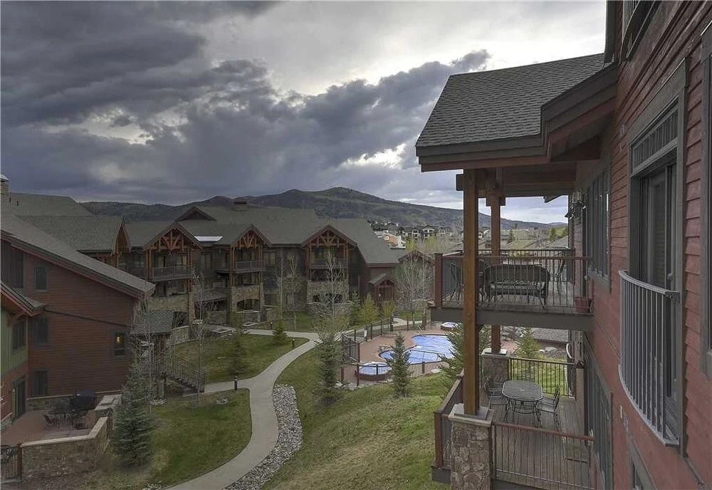 5203 Emerald Lodge, Trappeur's Crossing Apartment 4