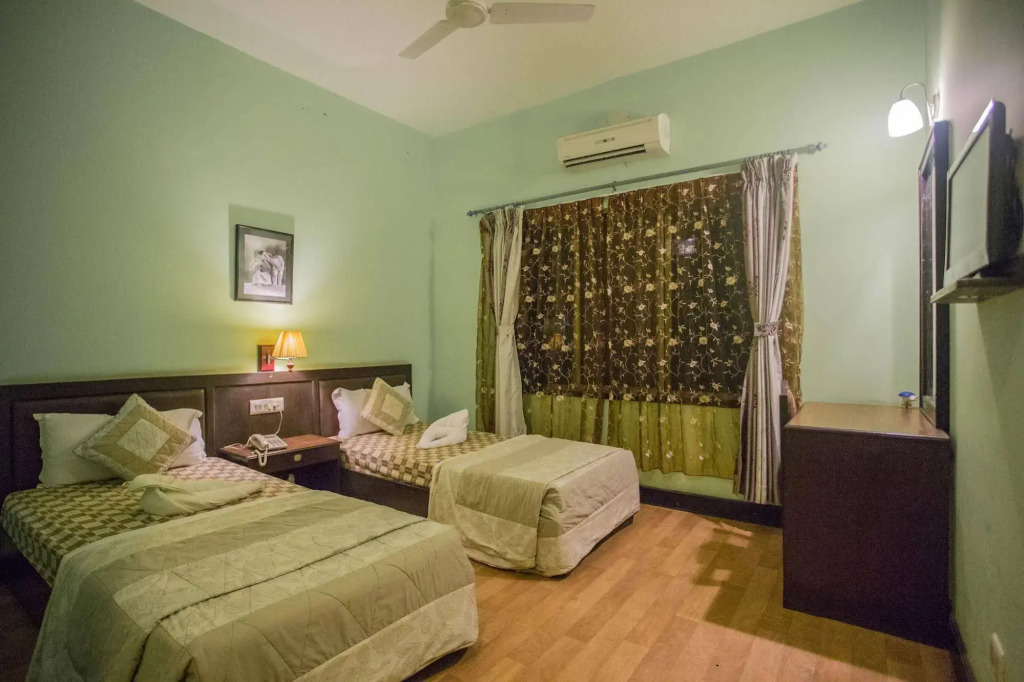 Hotel Ananda Inn