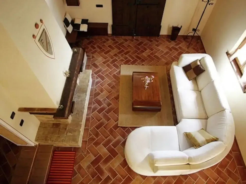 Villa with Private Pool near Cortona in Calm Countryside & Hilly Landscape