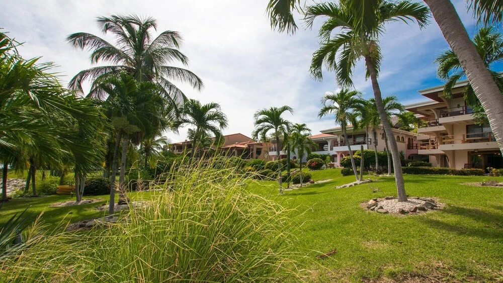 2-bedroom Beachfront Condo With Pool