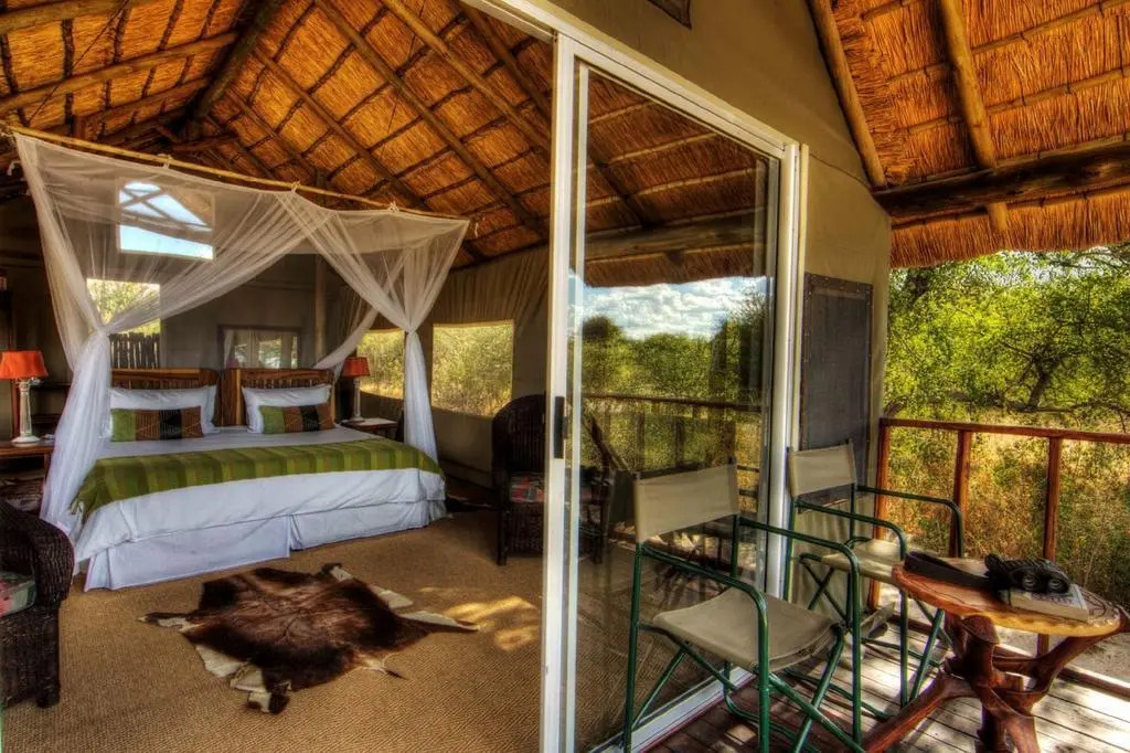 Dinaka Lodge