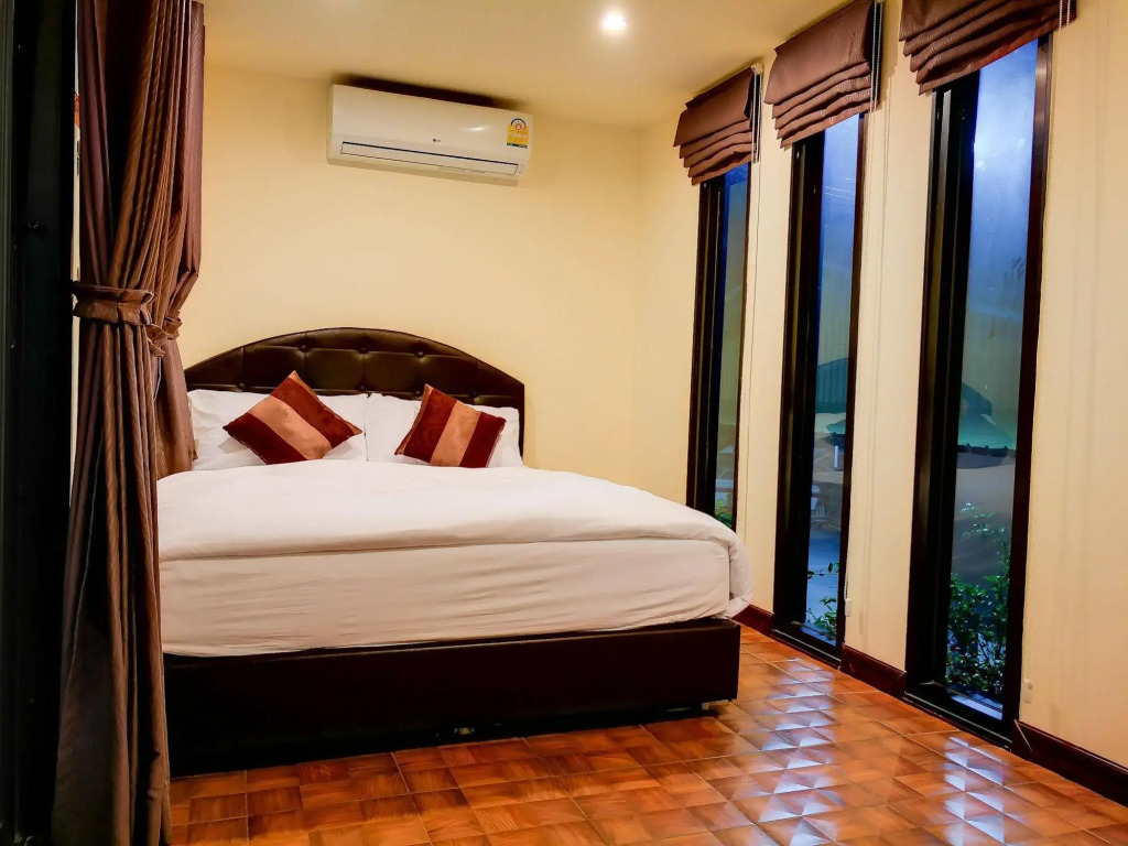 Hua Hin In Boxes