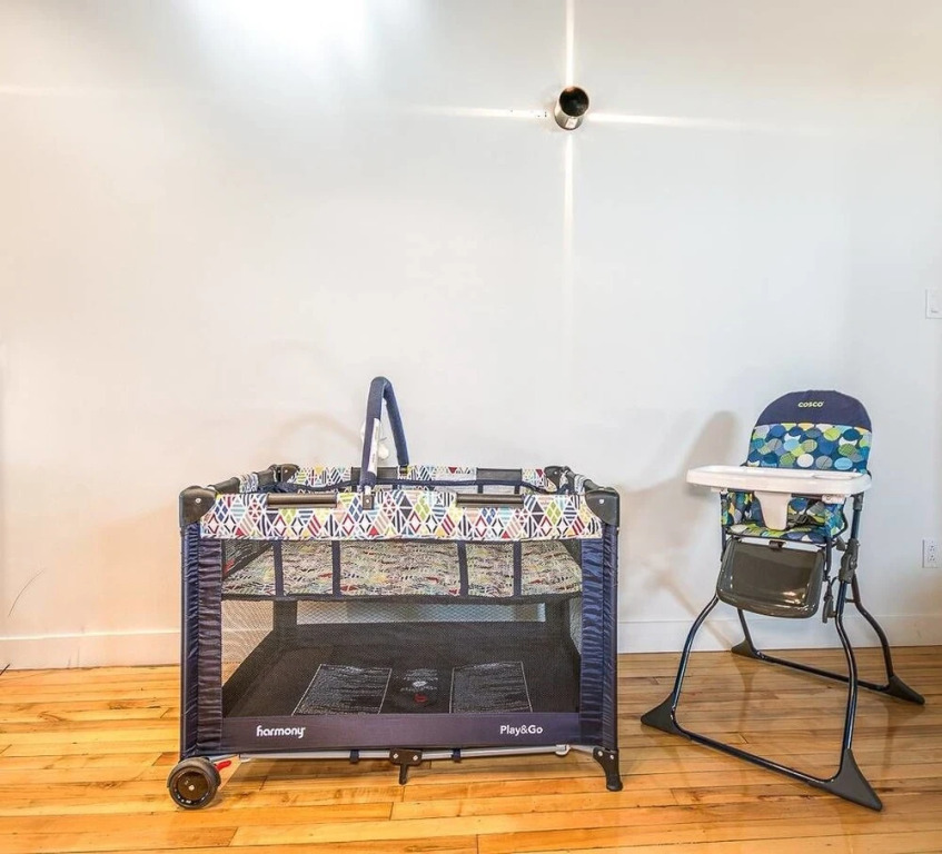 LiV MTL Soho Spacious Rooftop Suites for Groups Near Downtown Montreal
