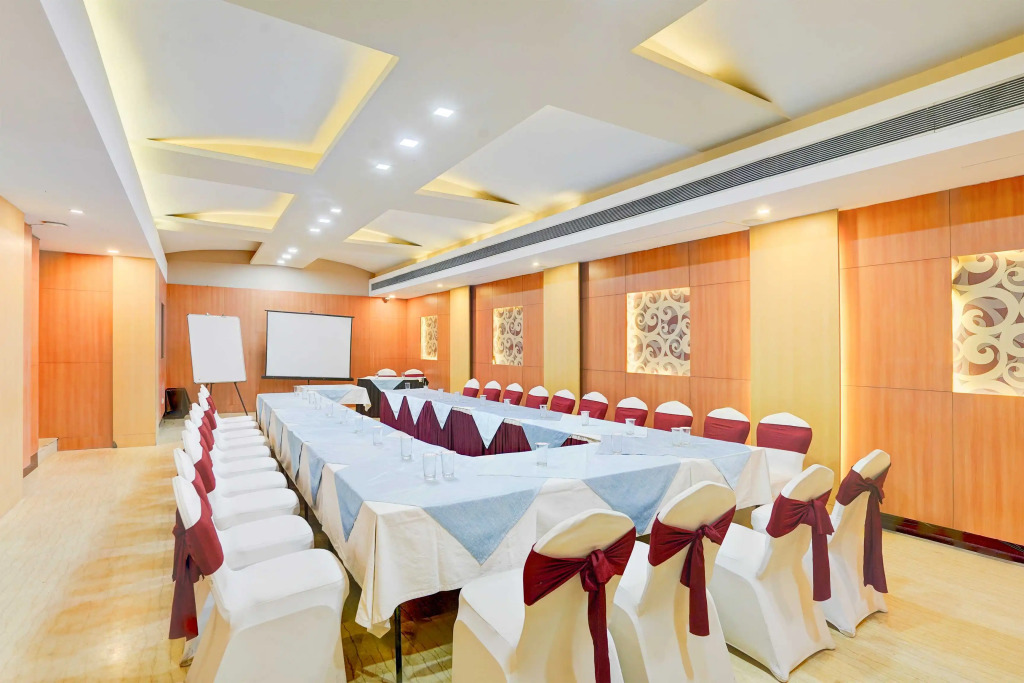 Palette Hotel Nisarga by CheckIn, Bhopal