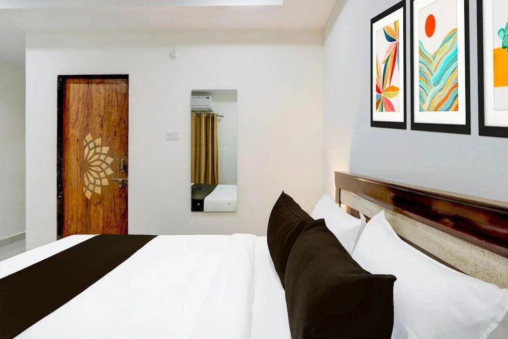 Deluxenest Guest House