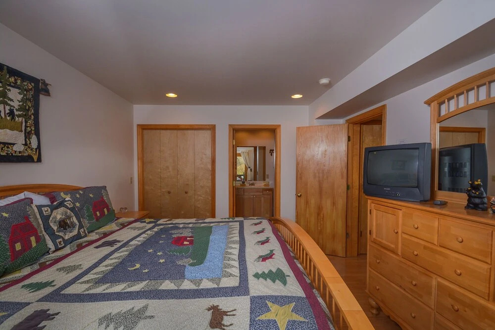 Very Beary Ridge House