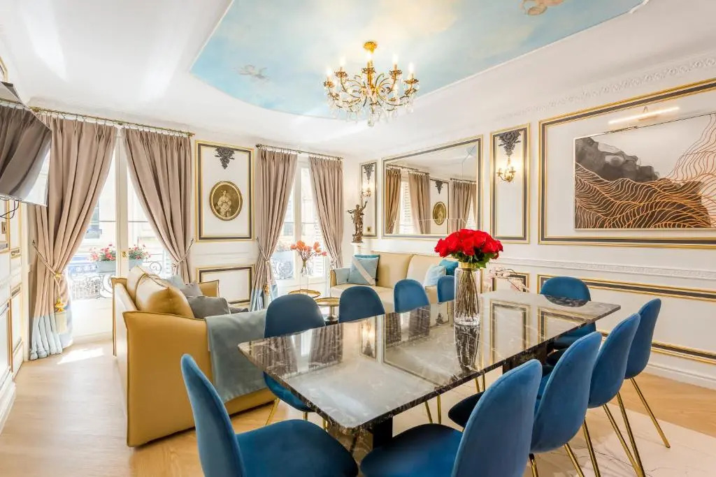 Luxury 4 Bedroom 2.5 Bathroom Apartment - Champs Elysees - With AC