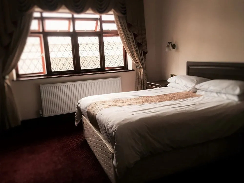 Woodborough Inn