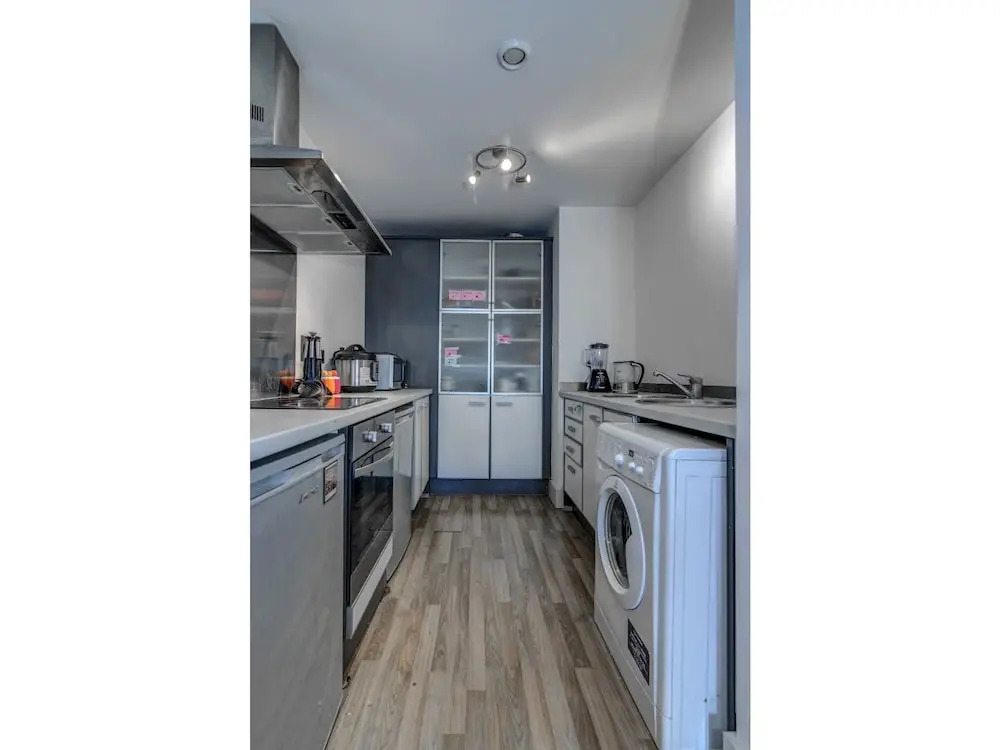 Modern, Spacious 1BR Central Manchester Flat for 2