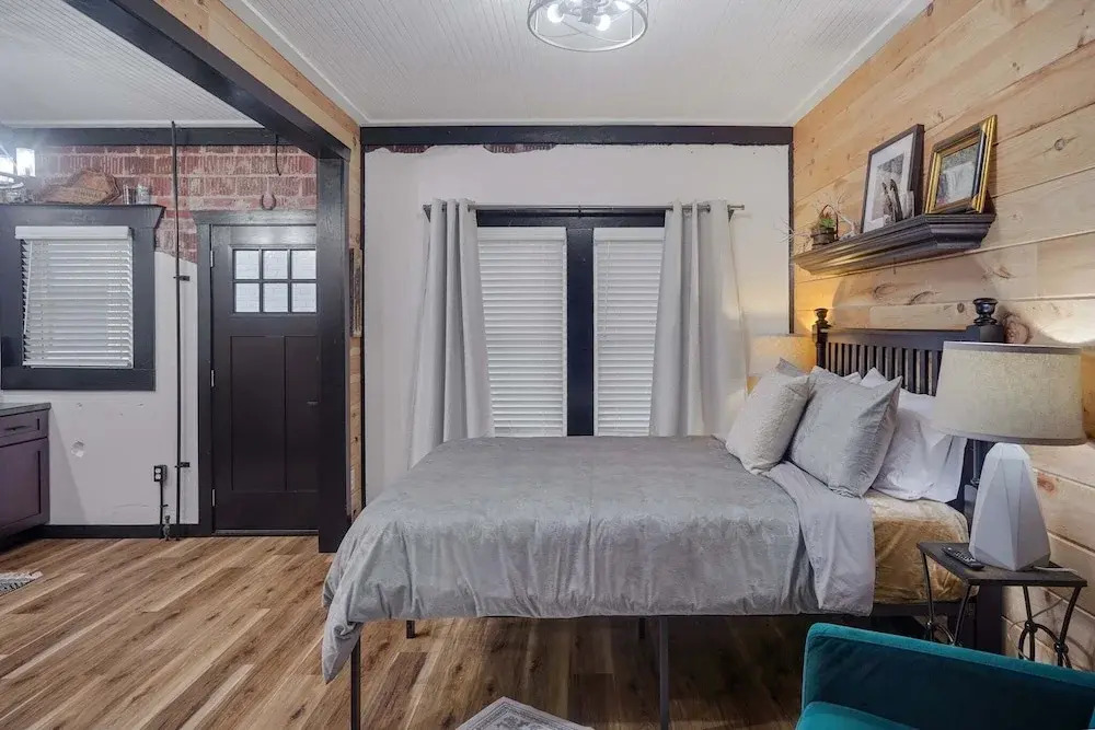Rustic Ky Retreat, Columbia House Unit B Apts
