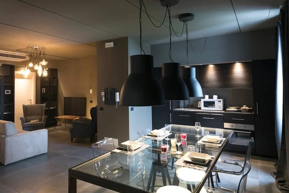 Altido Black Apartment