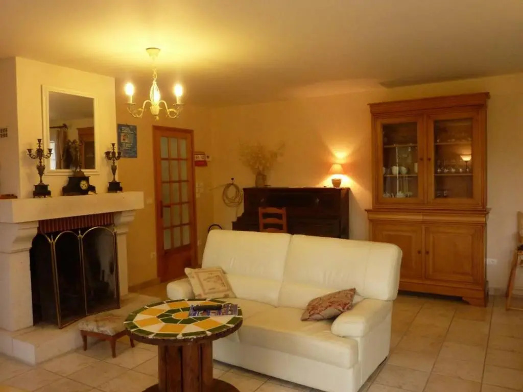 Gîte La Chapelle-Saint-Martin-en-Plaine, 4 pièces, 7 personnes - FR-1-491-55