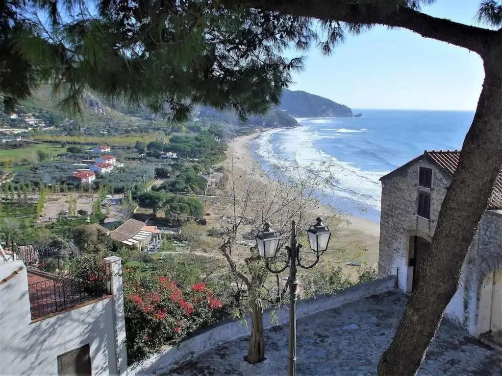 ATTICO BLU monolocale a 50 mt dal mare