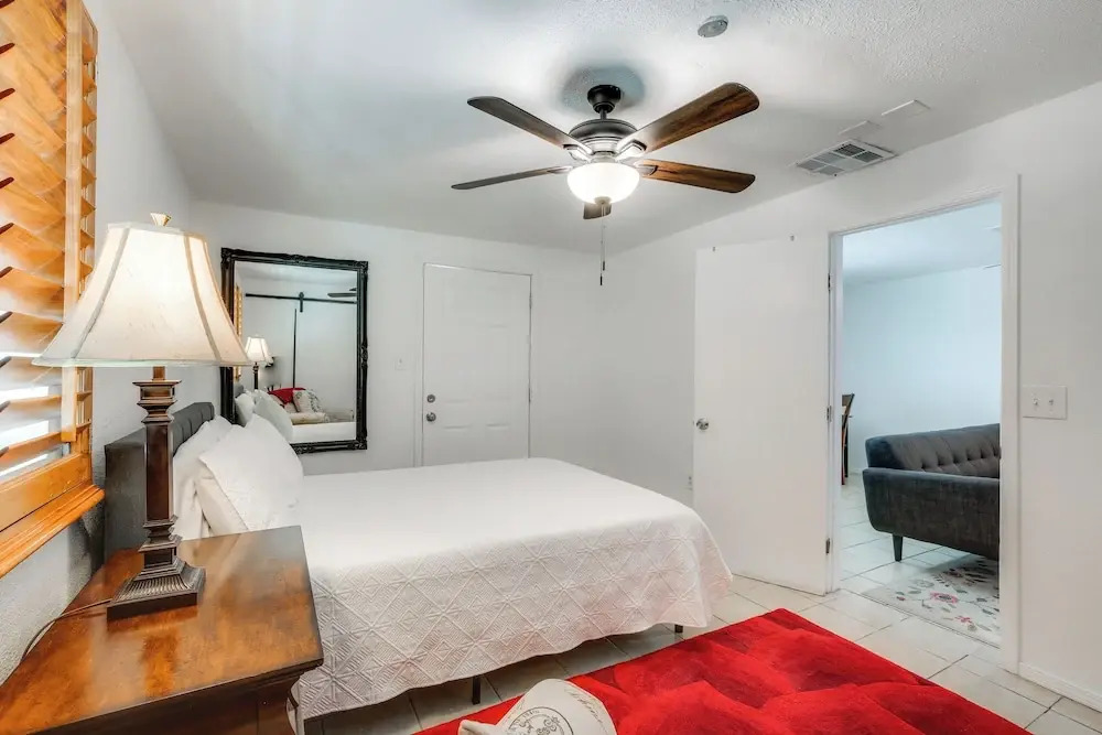 El Paso Home ~ 2 Mi to University Medical Center!