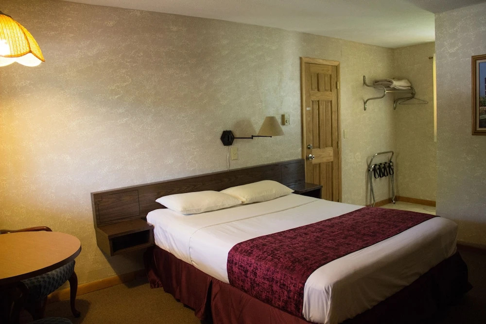Fran Cove Motel