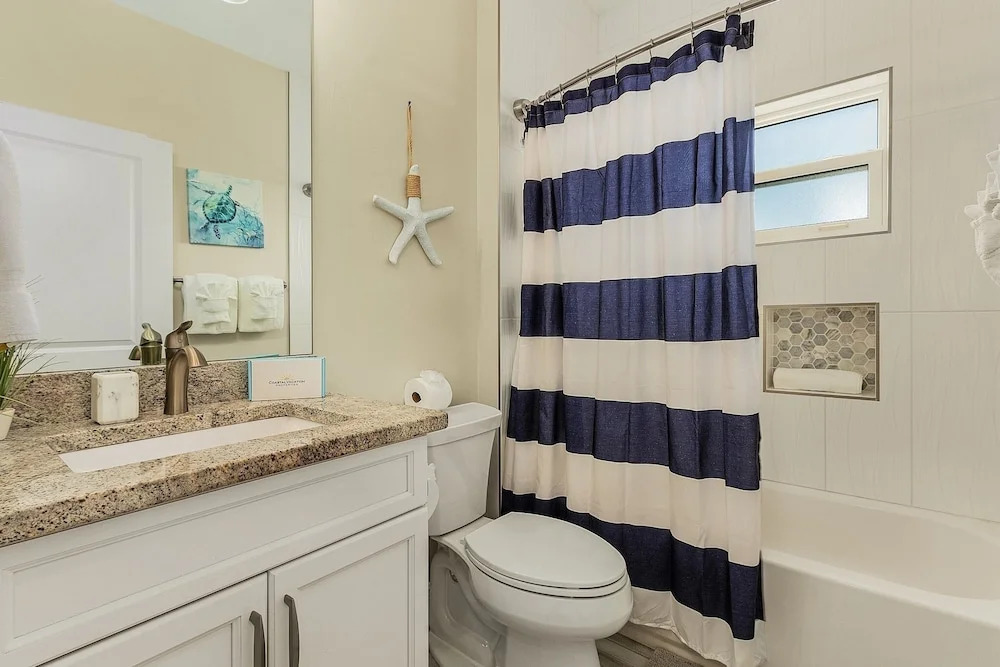 Welcome To 246 Delmar Ave - Vacation Rental 3 Bedroom Home by RedAwning