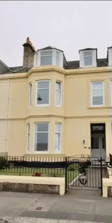 Girvan Guest House
