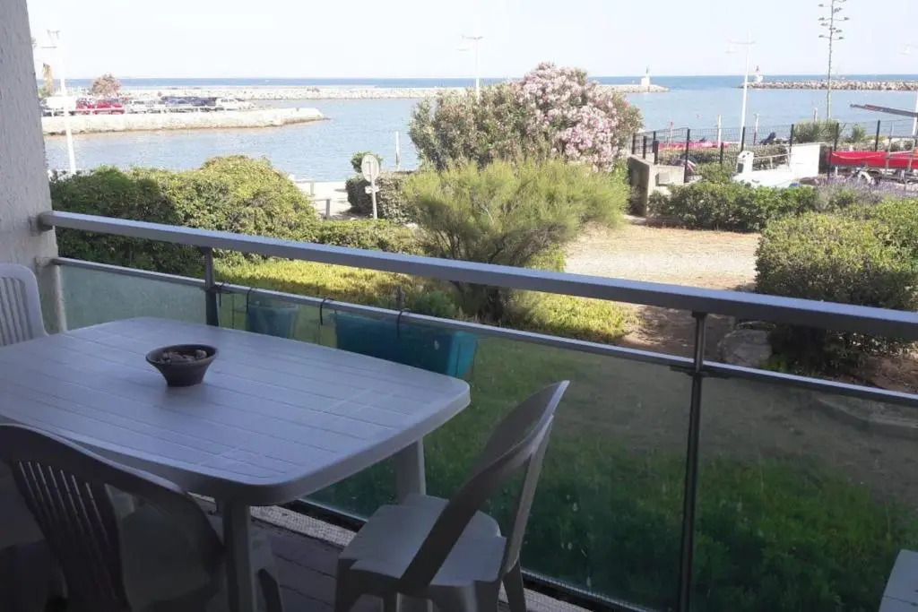 T3 Carnon, 1ère ligne 50m plage terrasse parking