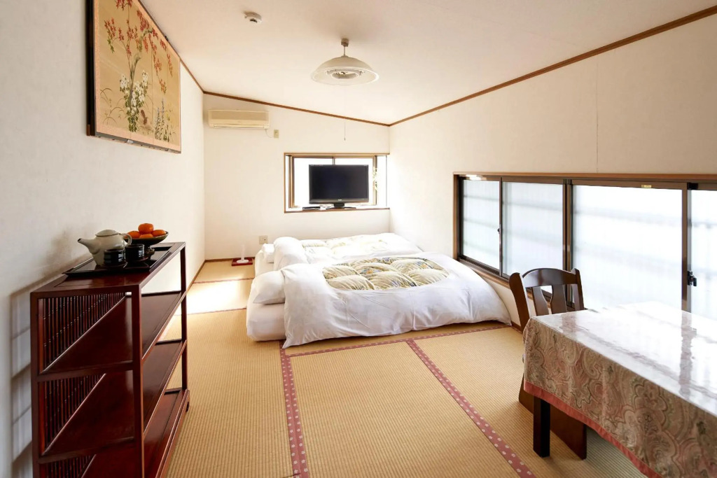 1日1組のお客様を御迎えする宿Hotobil An inn that welcomes one group of guests per day