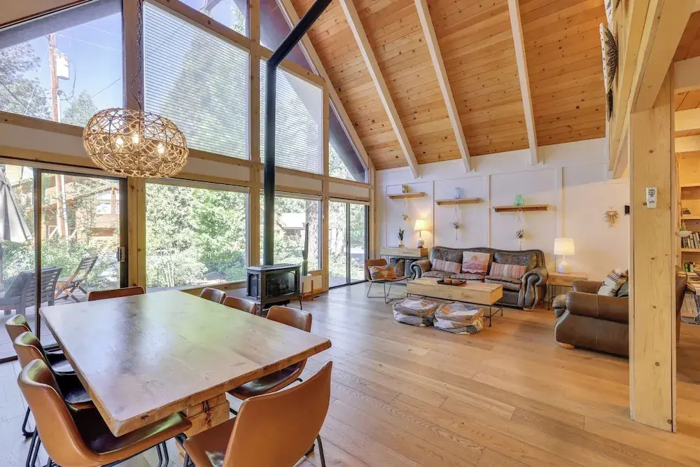 2 Mi to Skylandia Beach: Tahoe City Home w/ Deck