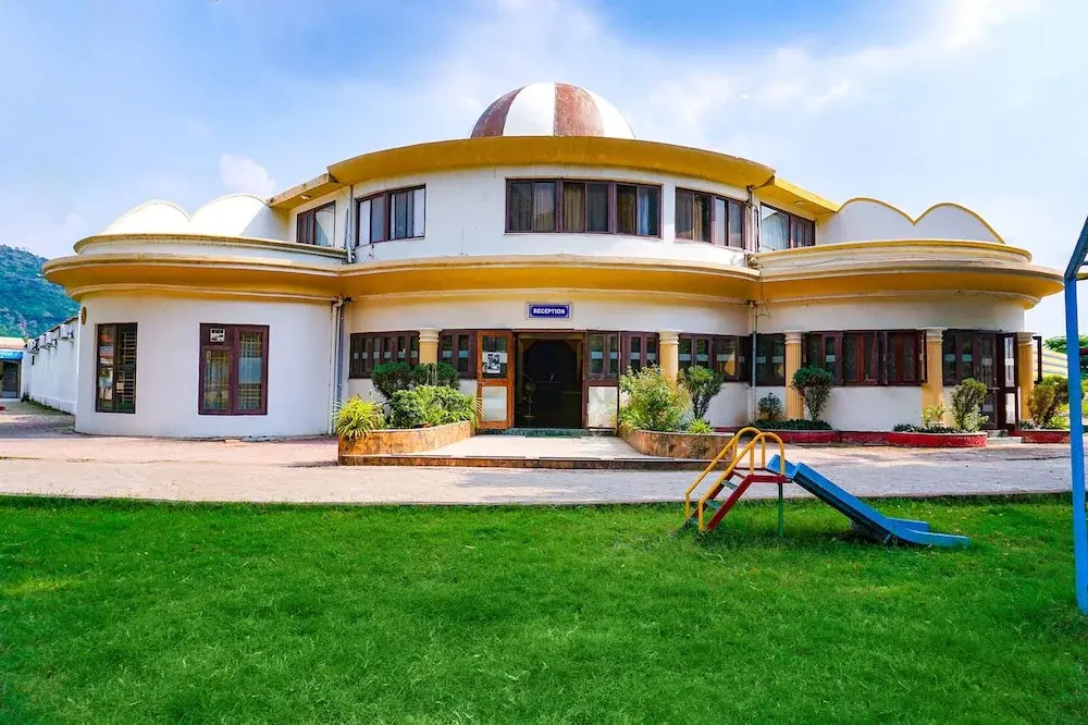 Fabhotel Lotus Resort