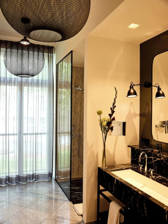 Townhouse by THE QVEST
