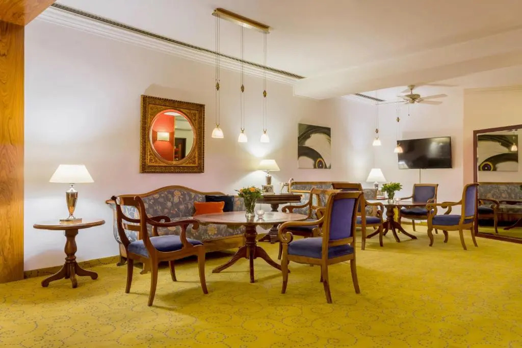 Central Hotel
