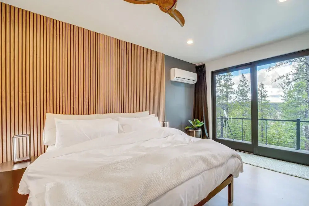 Modern Cabin Living! Mtn-view Gem in Munds Park