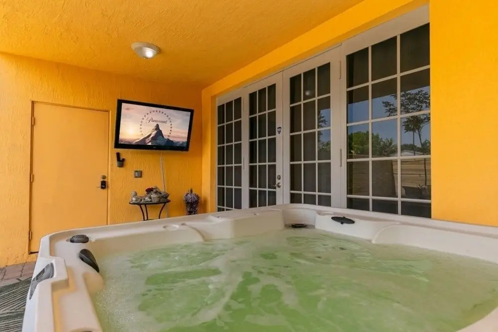 Las Olas Maison De Ville 3 Bedroom Townhouse by Redawning