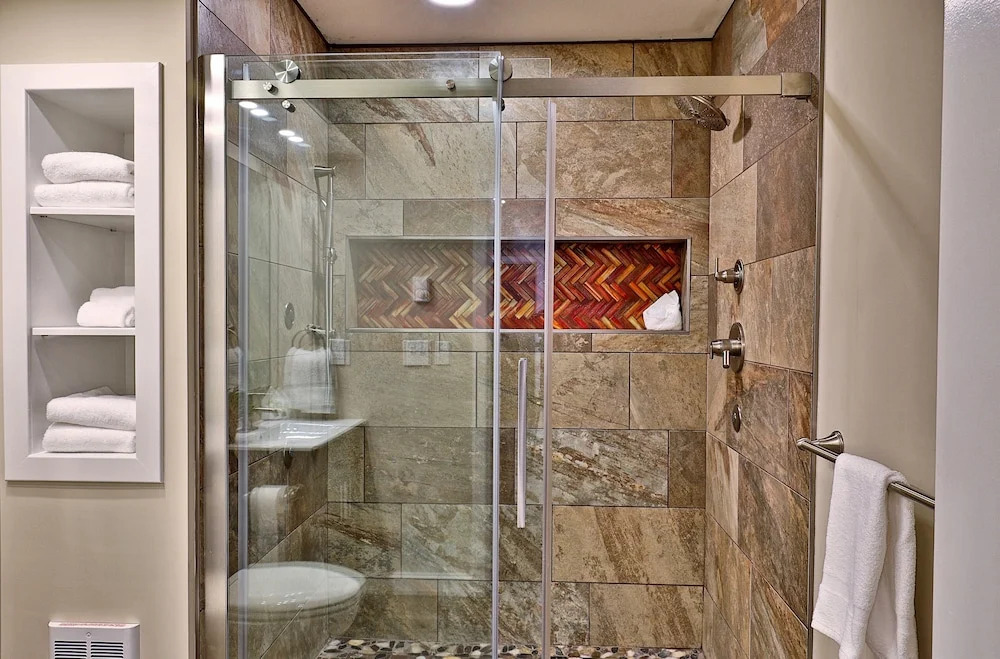 Kcis 132 - the Sun Suite at Killington Center, 2rm/6 Ppl