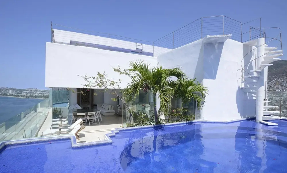 Luxurious Oceanfront Penthouse with Private Pool