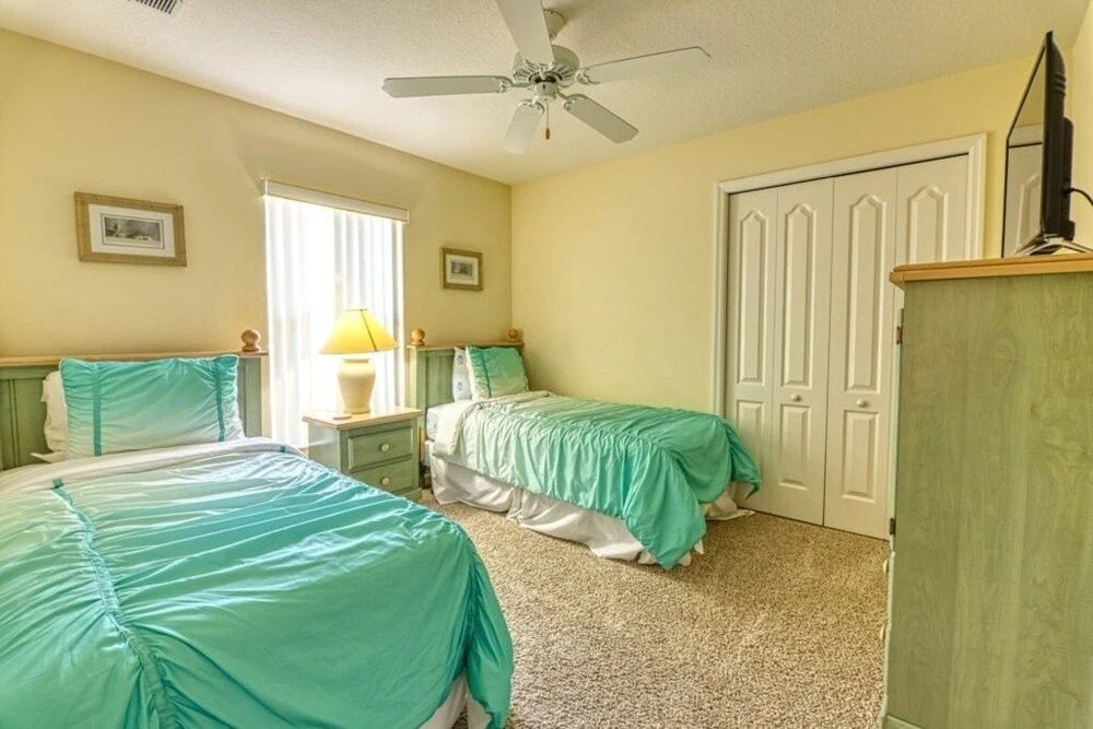 Beautiful Home With Large Bedrooms, Pool Game Room 5 Home by RedAwning