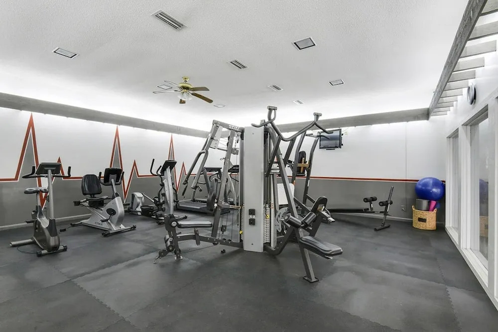 Windward Pointe 804- Sleeps 10 Beachfront Resort Amenities