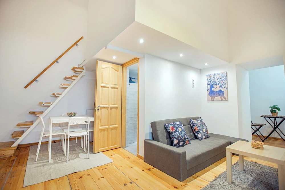Cute gallery flat in Budapest Pearl