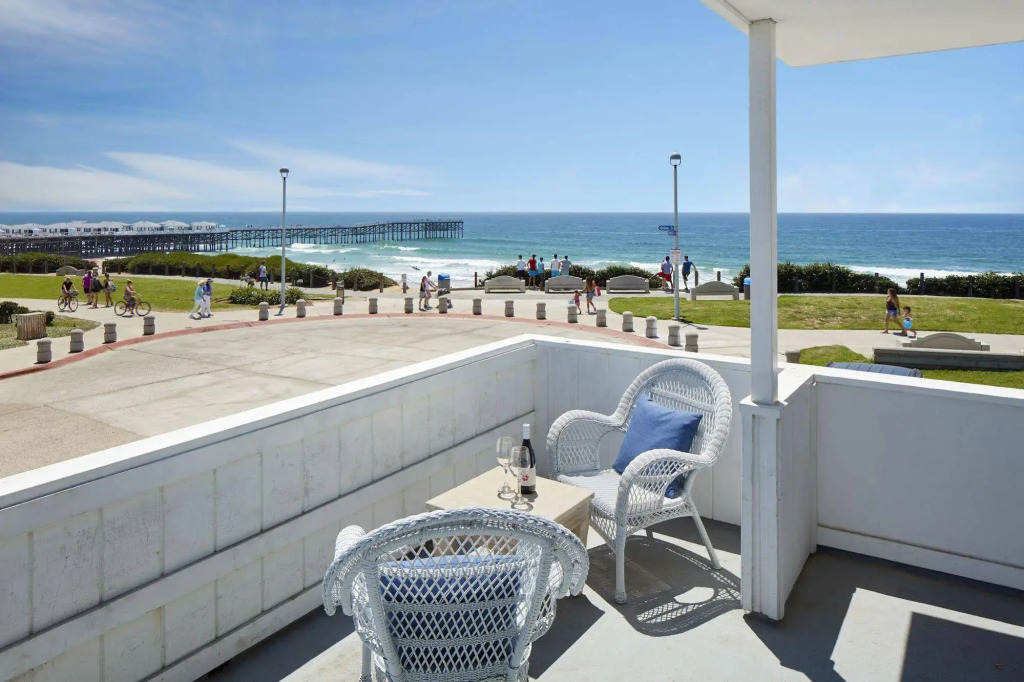 Pacific View Inn