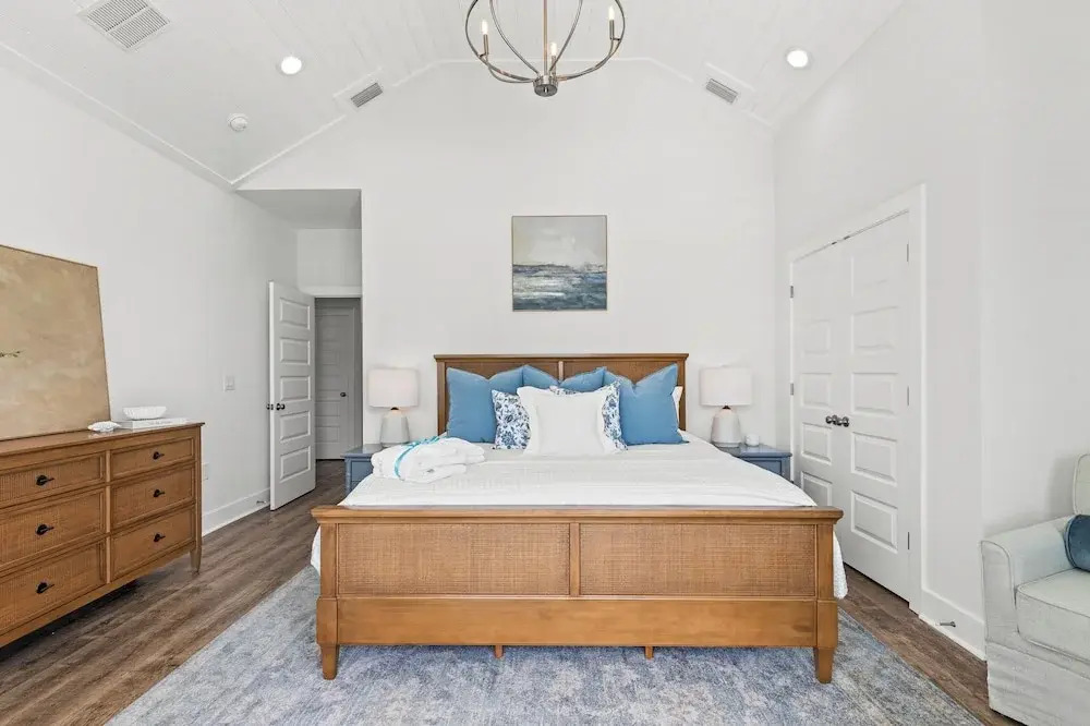 Spacious 6BR Beach Home Sleeps 15 Relax & Reconnect at Coastal Breeze