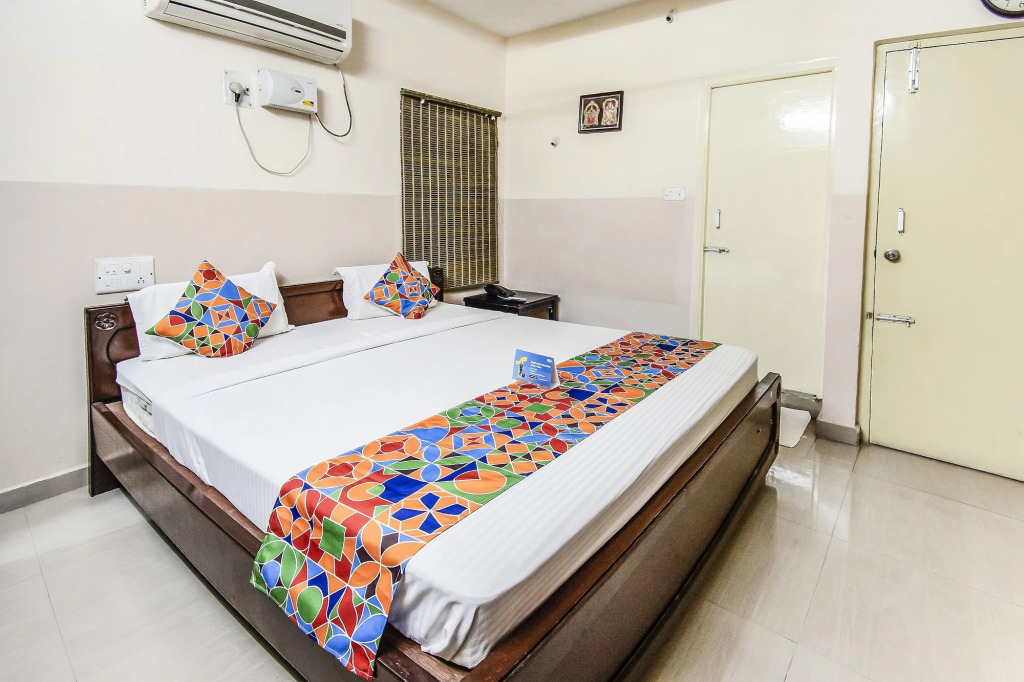 FabHotel Aditya Yatri Nivas - Nr Tirupati Railway Station